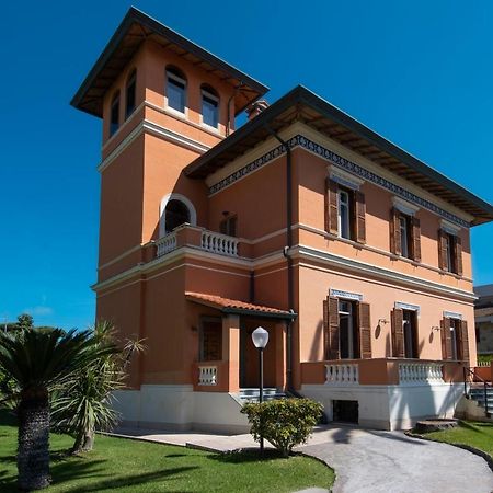 Palazzo Moresco Санта-Маринелла Екстер'єр фото